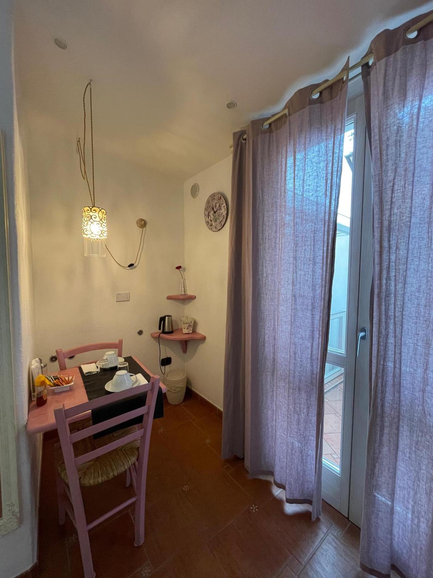 Ca' Du Batan Bed and Breakfast Spotorno Eksteriør billede