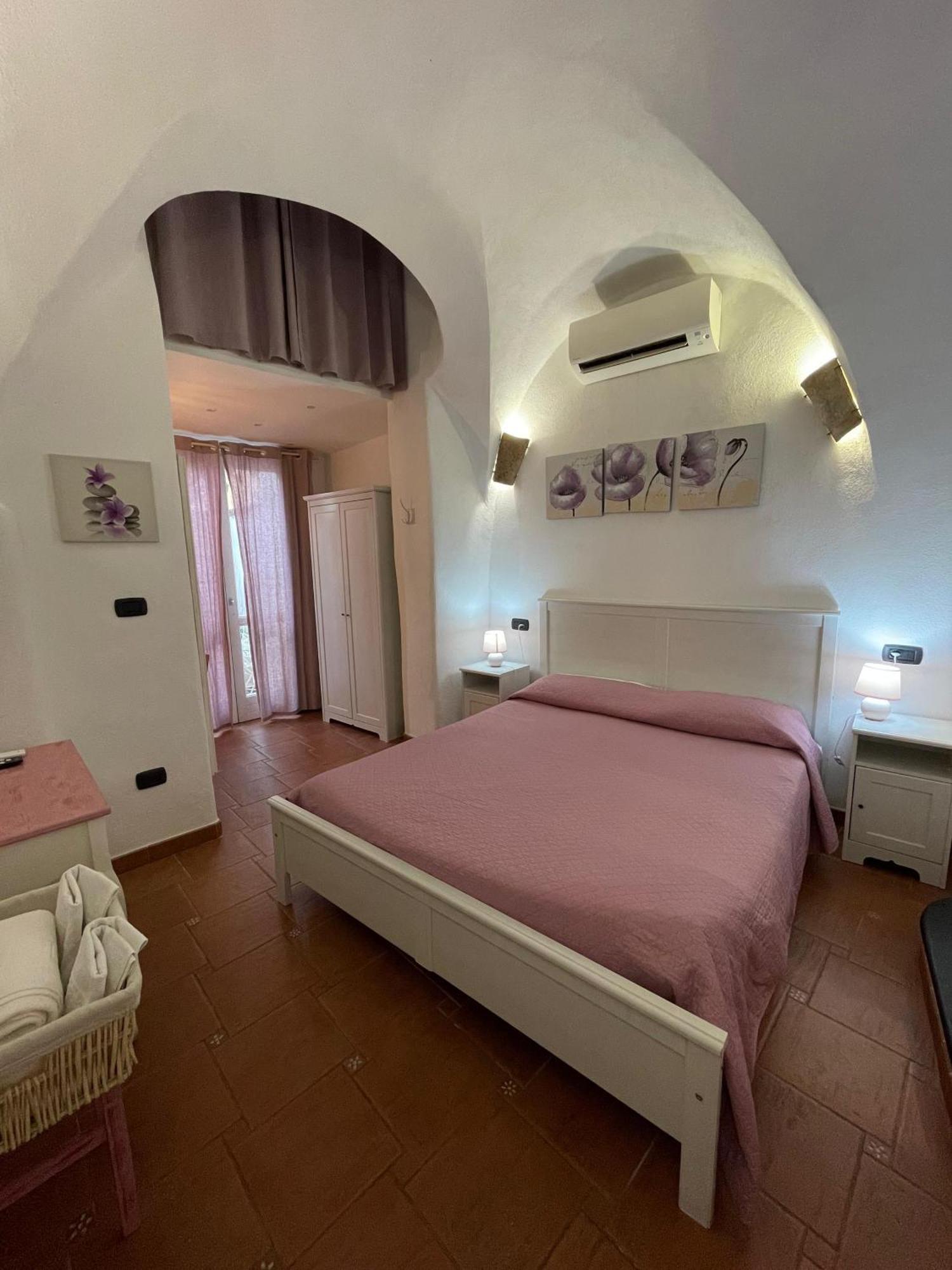 Ca' Du Batan Bed and Breakfast Spotorno Værelse billede